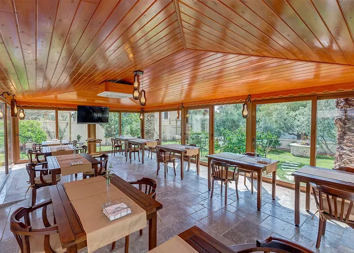 Hotel Cunda Oezerbey Konagi (adults Only) 2*