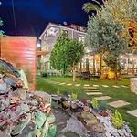 Hotel Cunda Oezerbey Konagi (adults Only)