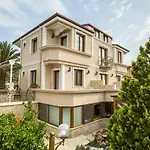 Hotel Cunda Oezerbey Konagi (adults Only) 2*