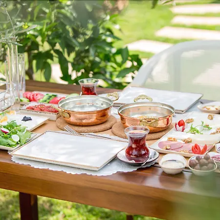 Cunda Oezerbey Konagi (adults Only) Хотел