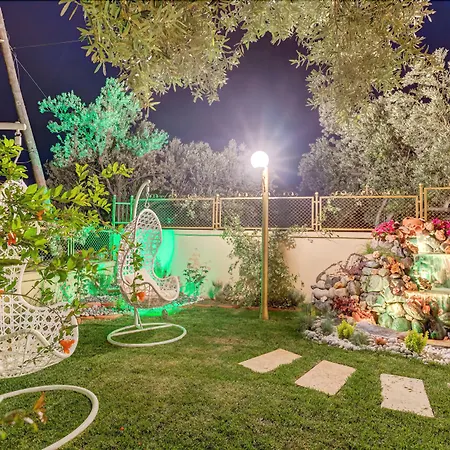 Хотел Cunda Oezerbey Konagi (adults Only) 2*