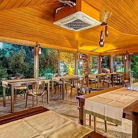 Hotel Cunda Oezerbey Konagi (adults Only) 2*