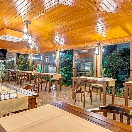 Hotel Cunda Oezerbey Konagi (adults Only) 2*
