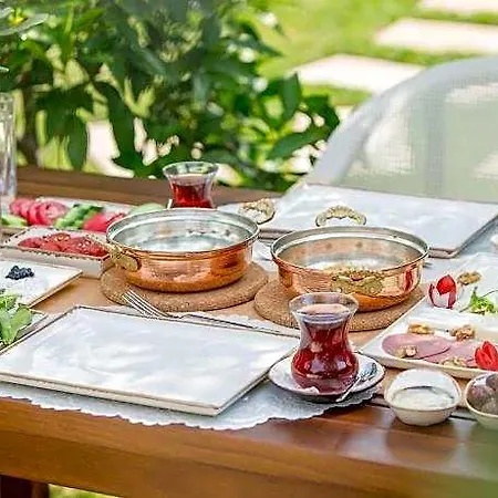 Cunda Oezerbey Konagi (adults Only) Hotel