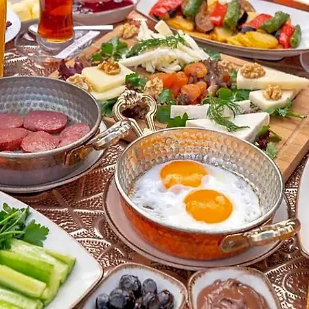 فندق Cunda Oezerbey Konagi (adults Only)