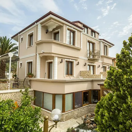 Хотел Cunda Oezerbey Konagi (adults Only) 2*