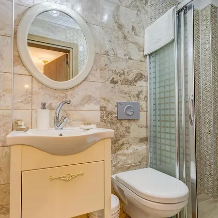 فندق Cunda Oezerbey Konagi (adults Only)