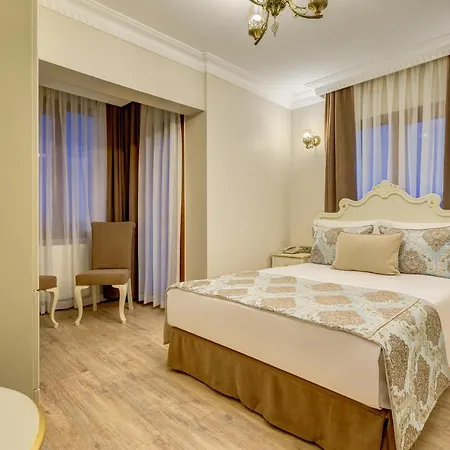 فندق Cunda Oezerbey Konagi (adults Only) 2*