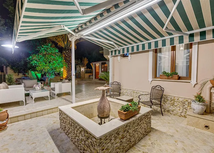 Cunda Oezerbey Konagi (adults Only) ホテル Ayvalı