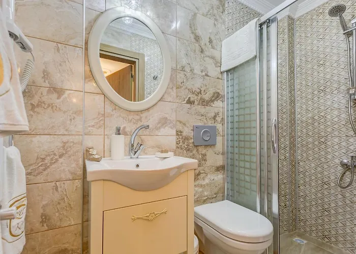 Hotel Cunda Oezerbey Konagi (adults Only) 2*